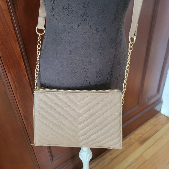 Rampage Beige Quilted Crossbody Bag With Gold Chain Strap Chevron Pattern & Zipp - Picture 4 of 8
